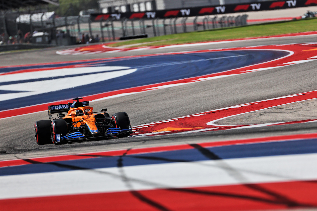 GP STATI UNITI, Daniel Ricciardo (AUS) McLaren MCL35M.
22.10.2021. Formula 1 World Championship, Rd 17, United States Grand Prix, Austin, Texas, USA, Practice Day.
- www.xpbimages.com, EMail: requests@xpbimages.com © Copyright: Batchelor / XPB Images