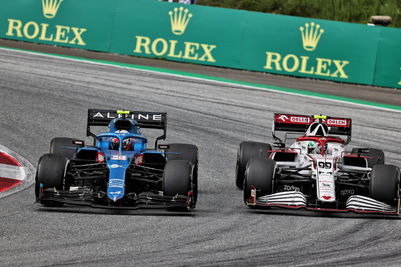 GP STIRIA, Esteban Ocon (FRA) Alpine F1 Team A521 e Antonio Giovinazzi (ITA) Alfa Romeo Racing C41 battle for position.
27.06.2021. Formula 1 World Championship, Rd 8, Steiermark Grand Prix, Spielberg, Austria, Gara Day.
- www.xpbimages.com, EMail: requests@xpbimages.com © Copyright: Batchelor / XPB Images