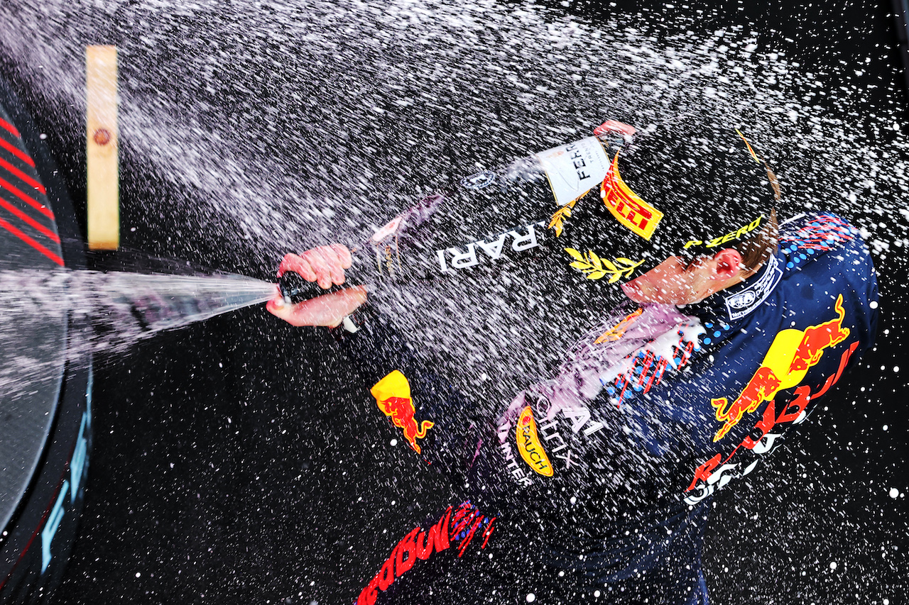 GP STIRIA, Gara winner Max Verstappen (NLD) Red Bull Racing celebrates on the podium.
27.06.2021. Formula 1 World Championship, Rd 8, Steiermark Grand Prix, Spielberg, Austria, Gara Day.
- www.xpbimages.com, EMail: requests@xpbimages.com © Copyright: Moy / XPB Images