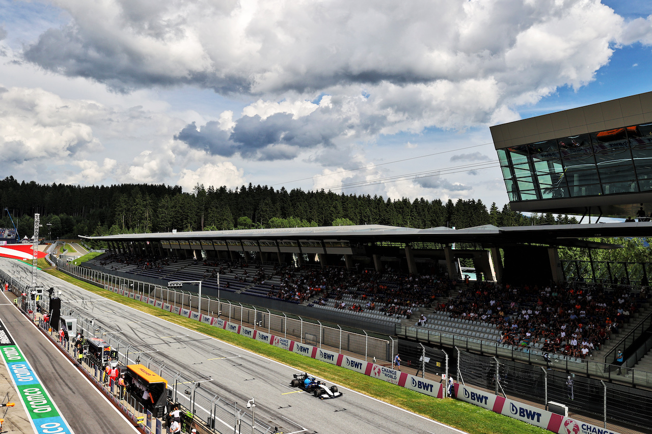 GP STIRIA, Nicholas Latifi (CDN) Williams Racing FW43B.
27.06.2021. Formula 1 World Championship, Rd 8, Steiermark Grand Prix, Spielberg, Austria, Gara Day.
- www.xpbimages.com, EMail: requests@xpbimages.com © Copyright: Moy / XPB Images