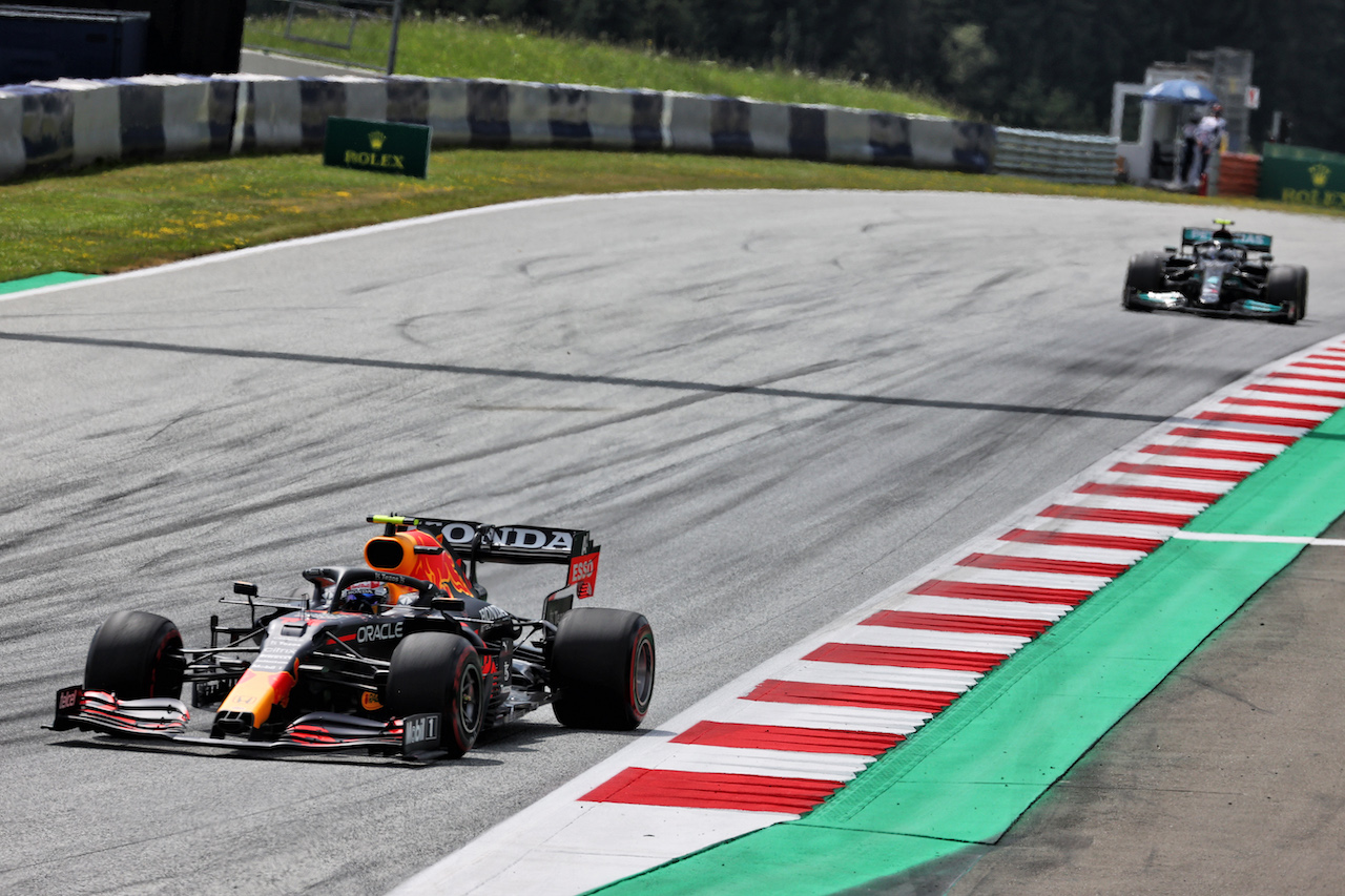 GP STIRIA, Sergio Perez (MEX) Red Bull Racing RB16B.
27.06.2021. Formula 1 World Championship, Rd 8, Steiermark Grand Prix, Spielberg, Austria, Gara Day.
- www.xpbimages.com, EMail: requests@xpbimages.com © Copyright: Batchelor / XPB Images