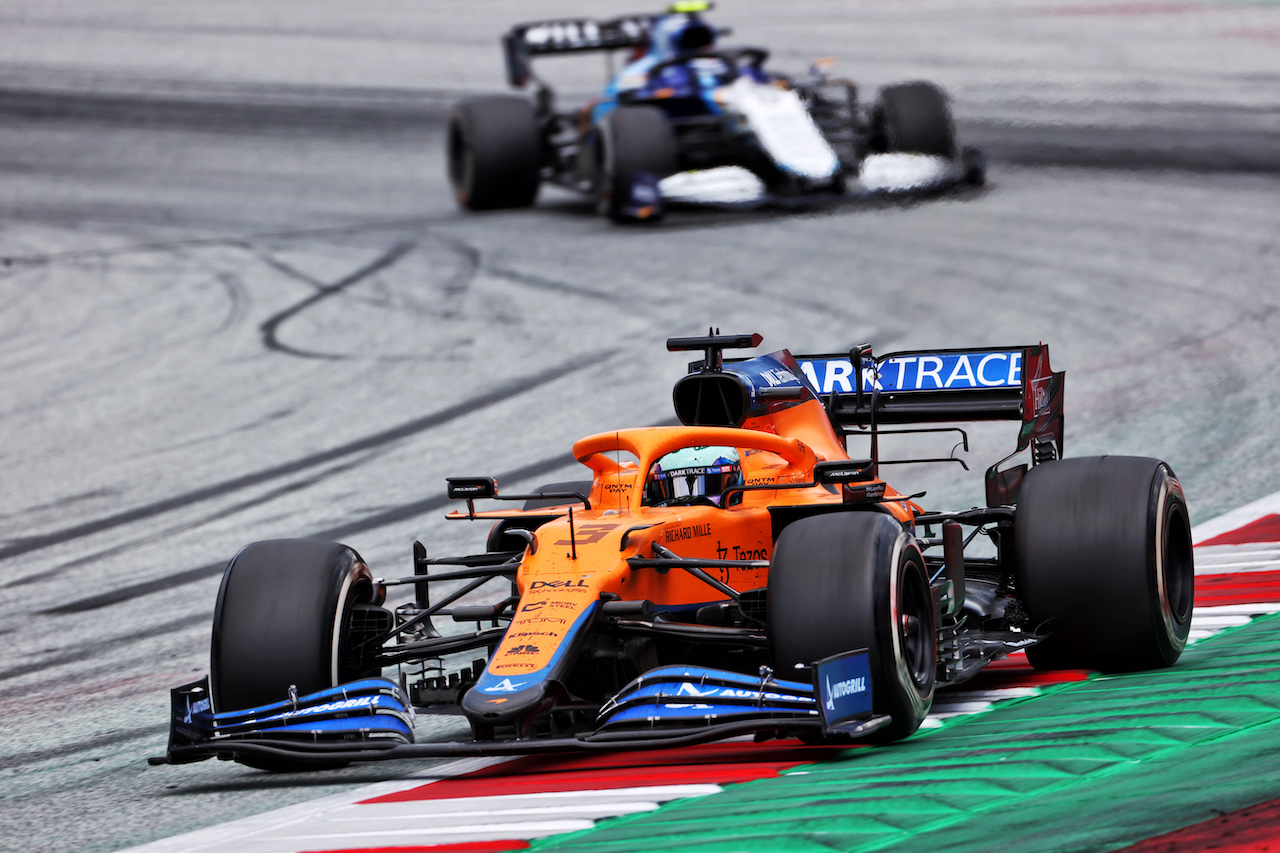 GP STIRIA, Daniel Ricciardo (AUS) McLaren MCL35M.
27.06.2021. Formula 1 World Championship, Rd 8, Steiermark Grand Prix, Spielberg, Austria, Gara Day.
- www.xpbimages.com, EMail: requests@xpbimages.com © Copyright: Charniaux / XPB Images