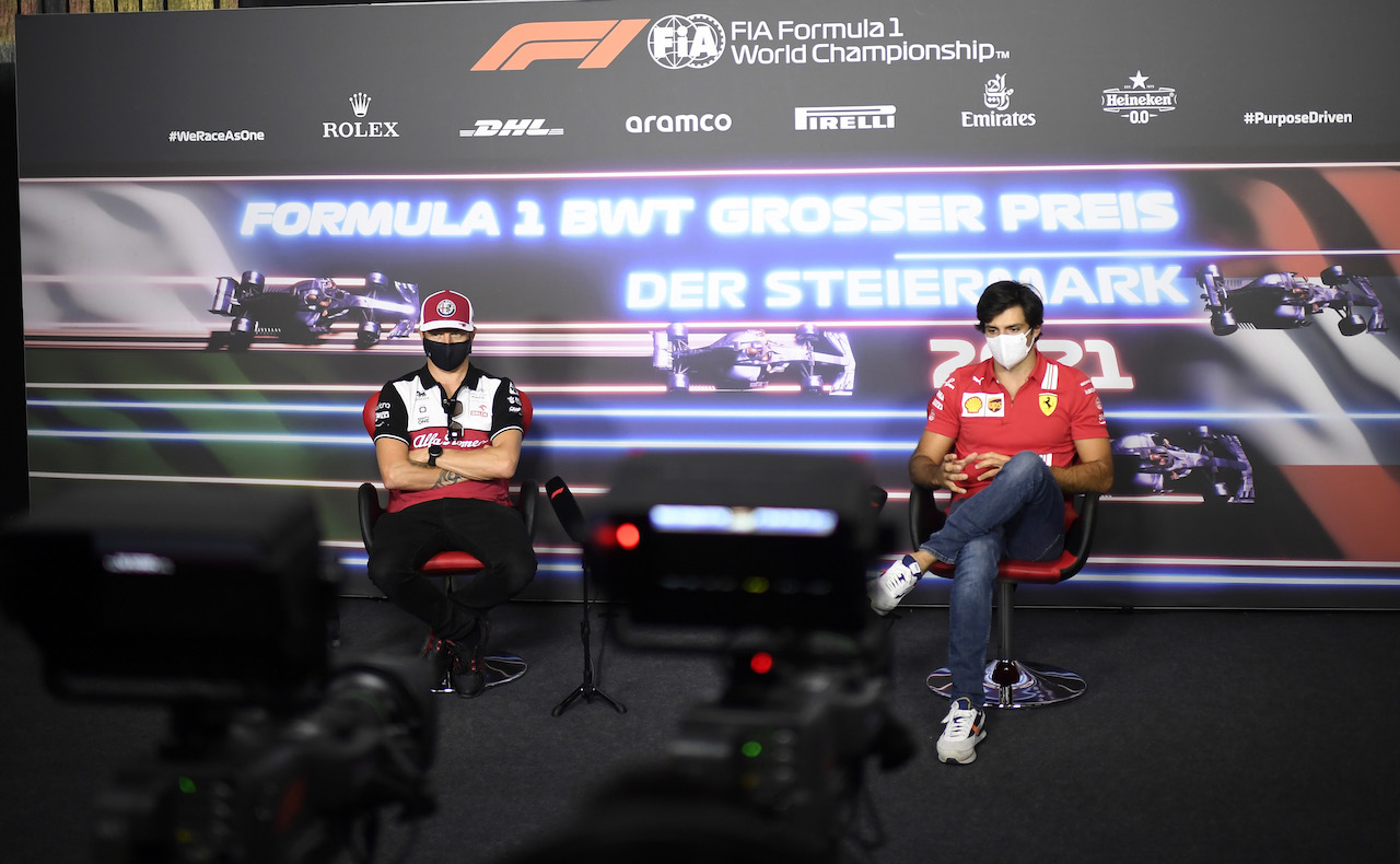 GP STIRIA, (L to R): Kimi Raikkonen (FIN) Alfa Romeo Racing e Carlos Sainz Jr (ESP) Ferrari in the FIA Press Conference.
24.06.2021. Formula 1 World Championship, Rd 8, Steiermark Grand Prix, Spielberg, Austria, Preparation Day.
- www.xpbimages.com, EMail: requests@xpbimages.com © Copyright: FIA Pool Image for Editorial Use Only