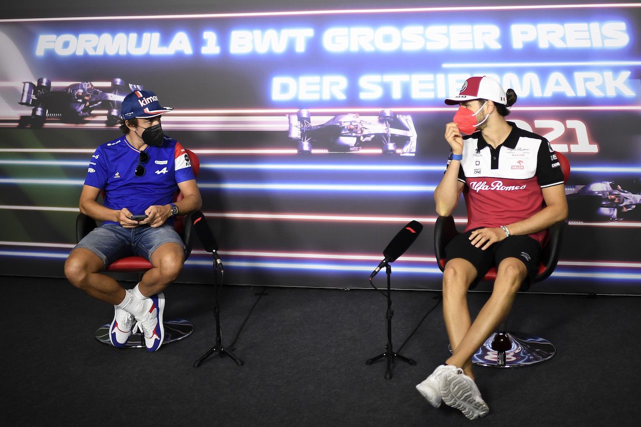 GP STIRIA, (L to R): Fernando Alonso (ESP) Alpine F1 Team e Antonio Giovinazzi (ITA) Alfa Romeo Racing in the FIA Press Conference.
24.06.2021. Formula 1 World Championship, Rd 8, Steiermark Grand Prix, Spielberg, Austria, Preparation Day.
- www.xpbimages.com, EMail: requests@xpbimages.com © Copyright: FIA Pool Image for Editorial Use Only