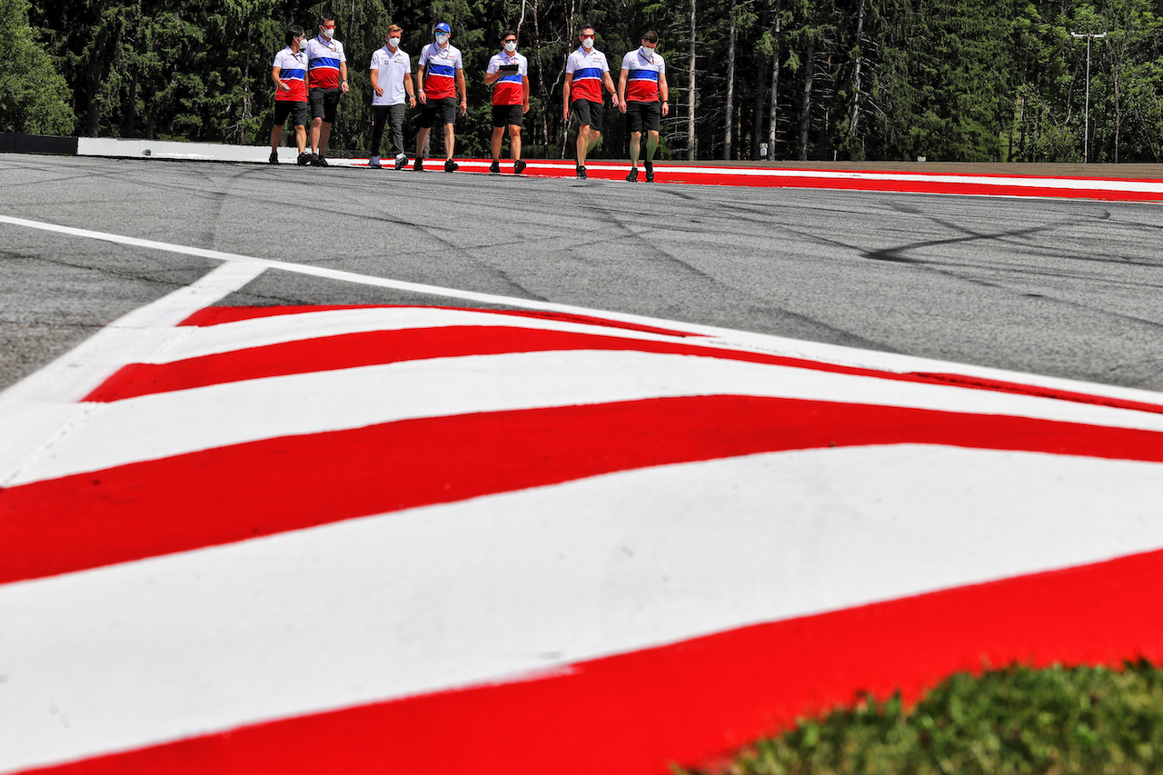 GP STIRIA, Mick Schumacher (GER) Haas F1 Team walks the circuit with the team.
24.06.2021. Formula 1 World Championship, Rd 8, Steiermark Grand Prix, Spielberg, Austria, Preparation Day.
- www.xpbimages.com, EMail: requests@xpbimages.com © Copyright: Moy / XPB Images
