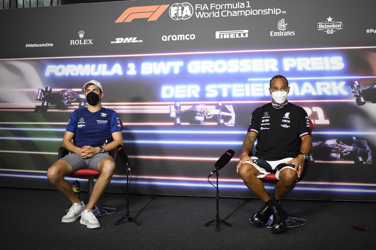 GP STIRIA, (L to R): Nicholas Latifi (CDN) Williams Racing e Lewis Hamilton (GBR) Mercedes AMG F1 in the FIA Press Conference.
24.06.2021. Formula 1 World Championship, Rd 8, Steiermark Grand Prix, Spielberg, Austria, Preparation Day.
- www.xpbimages.com, EMail: requests@xpbimages.com © Copyright: FIA Pool Image for Editorial Use Only