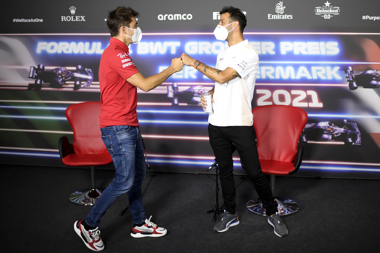 GP STIRIA, (L to R): Charles Leclerc (MON) Ferrari e Daniel Ricciardo (AUS) McLaren in the FIA Press Conference.
24.06.2021. Formula 1 World Championship, Rd 8, Steiermark Grand Prix, Spielberg, Austria, Preparation Day.
- www.xpbimages.com, EMail: requests@xpbimages.com © Copyright: FIA Pool Image for Editorial Use Only
