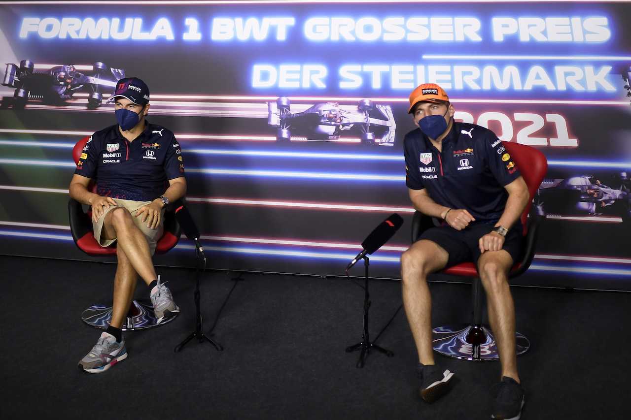 GP STIRIA, (L to R): Sergio Perez (MEX) Red Bull Racing e Max Verstappen (NLD) Red Bull Racing in the FIA Press Conference.
24.06.2021. Formula 1 World Championship, Rd 8, Steiermark Grand Prix, Spielberg, Austria, Preparation Day.
- www.xpbimages.com, EMail: requests@xpbimages.com © Copyright: FIA Pool Image for Editorial Use Only