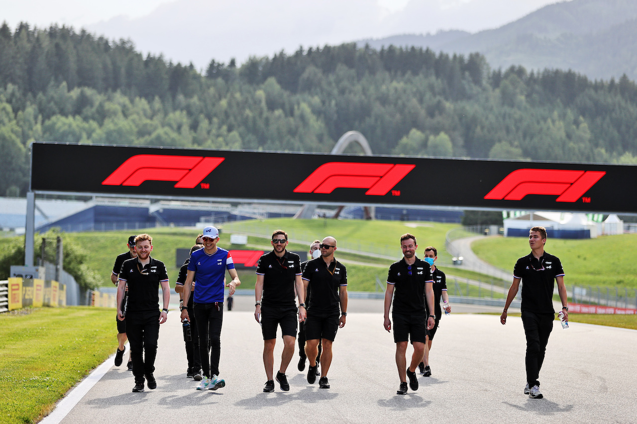 GP STIRIA, Esteban Ocon (FRA) Alpine F1 Team walks the circuit with the team.
24.06.2021. Formula 1 World Championship, Rd 8, Steiermark Grand Prix, Spielberg, Austria, Preparation Day.
- www.xpbimages.com, EMail: requests@xpbimages.com © Copyright: Moy / XPB Images