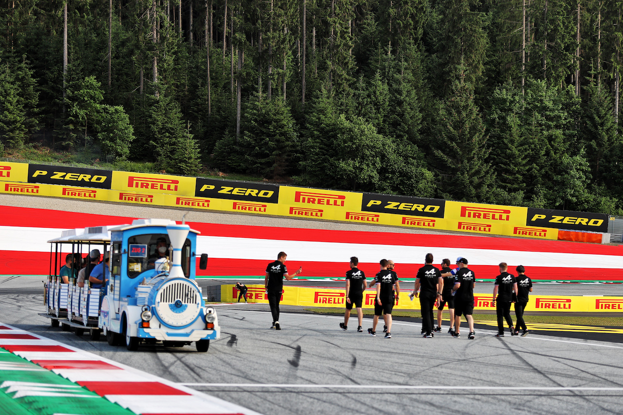 GP STIRIA, Esteban Ocon (FRA) Alpine F1 Team walks the circuit with the team.
24.06.2021. Formula 1 World Championship, Rd 8, Steiermark Grand Prix, Spielberg, Austria, Preparation Day.
- www.xpbimages.com, EMail: requests@xpbimages.com © Copyright: Moy / XPB Images