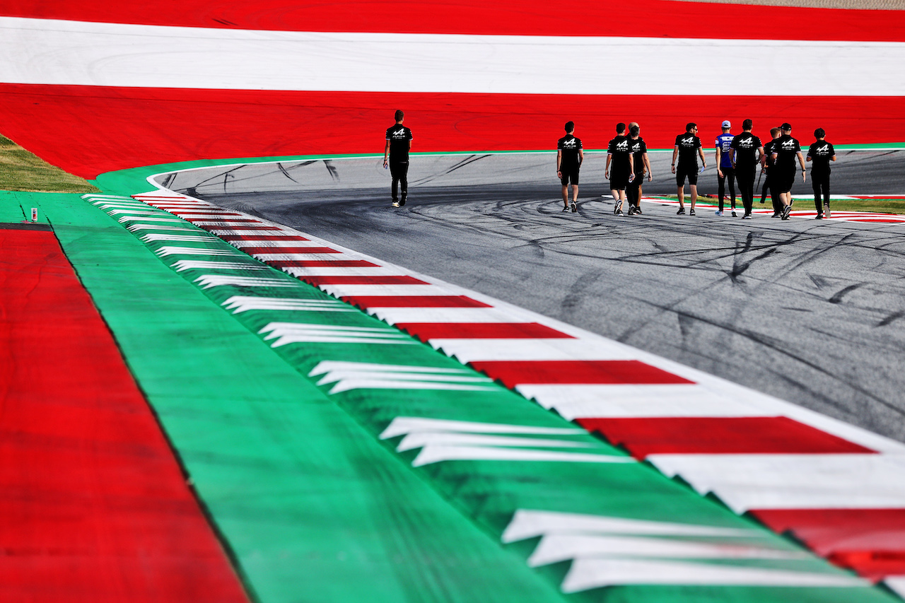 GP STIRIA, Esteban Ocon (FRA) Alpine F1 Team walks the circuit with the team.
24.06.2021. Formula 1 World Championship, Rd 8, Steiermark Grand Prix, Spielberg, Austria, Preparation Day.
- www.xpbimages.com, EMail: requests@xpbimages.com © Copyright: Moy / XPB Images