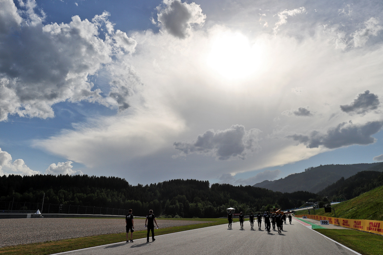 GP STIRIA, Esteban Ocon (FRA) Alpine F1 Team walks the circuit with the team.
24.06.2021. Formula 1 World Championship, Rd 8, Steiermark Grand Prix, Spielberg, Austria, Preparation Day.
- www.xpbimages.com, EMail: requests@xpbimages.com © Copyright: Moy / XPB Images
