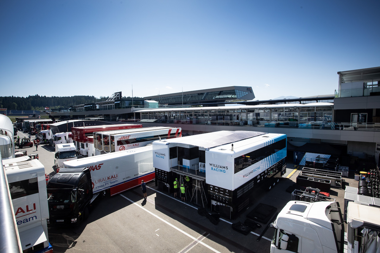 GP STIRIA, Paddock Atmosfera - set up - Williams Racing trucks.
23.06.2021. Formula 1 World Championship, Rd 8, Steiermark Grand Prix, Spielberg, Austria, Preparation Day.
- www.xpbimages.com, EMail: requests@xpbimages.com © Copyright: Bearne / XPB Images