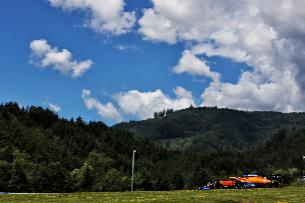 GP STIRIA, Daniel Ricciardo (AUS) McLaren MCL35M.
26.06.2021. Formula 1 World Championship, Rd 8, Steiermark Grand Prix, Spielberg, Austria, Qualifiche Day.
- www.xpbimages.com, EMail: requests@xpbimages.com © Copyright: Batchelor / XPB Images