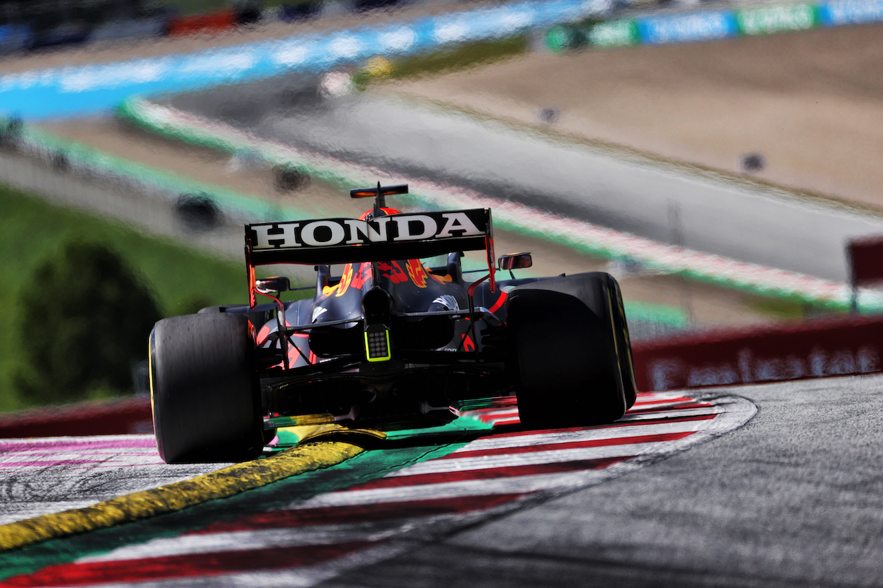 GP STIRIA, Max Verstappen (NLD) Red Bull Racing RB16B.
26.06.2021. Formula 1 World Championship, Rd 8, Steiermark Grand Prix, Spielberg, Austria, Qualifiche Day.
- www.xpbimages.com, EMail: requests@xpbimages.com © Copyright: Batchelor / XPB Images