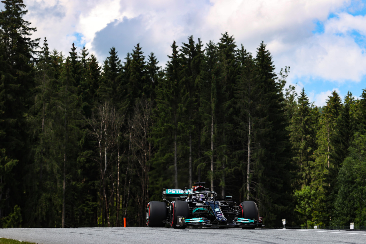 GP STIRIA, Lewis Hamilton (GBR), Mercedes AMG F1  
26.06.2021. Formula 1 World Championship, Rd 8, Steiermark Grand Prix, Spielberg, Austria, Qualifiche Day.
- www.xpbimages.com, EMail: requests@xpbimages.com ¬© Copyright: Charniaux / XPB Images