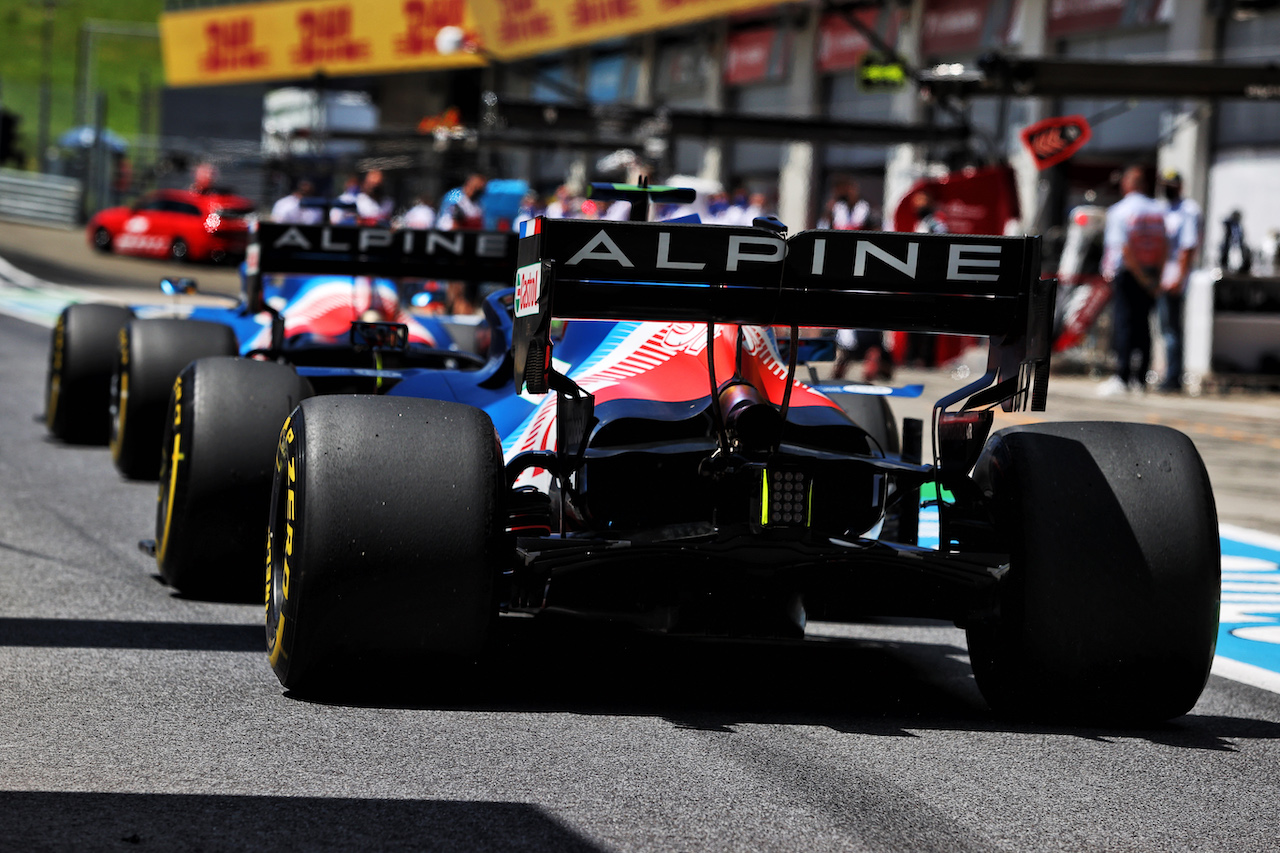 GP STIRIA, Esteban Ocon (FRA) Alpine F1 Team A521 e Fernando Alonso (ESP) Alpine F1 Team A521 leave the pits.
26.06.2021. Formula 1 World Championship, Rd 8, Steiermark Grand Prix, Spielberg, Austria, Qualifiche Day.
- www.xpbimages.com, EMail: requests@xpbimages.com © Copyright: Moy / XPB Images