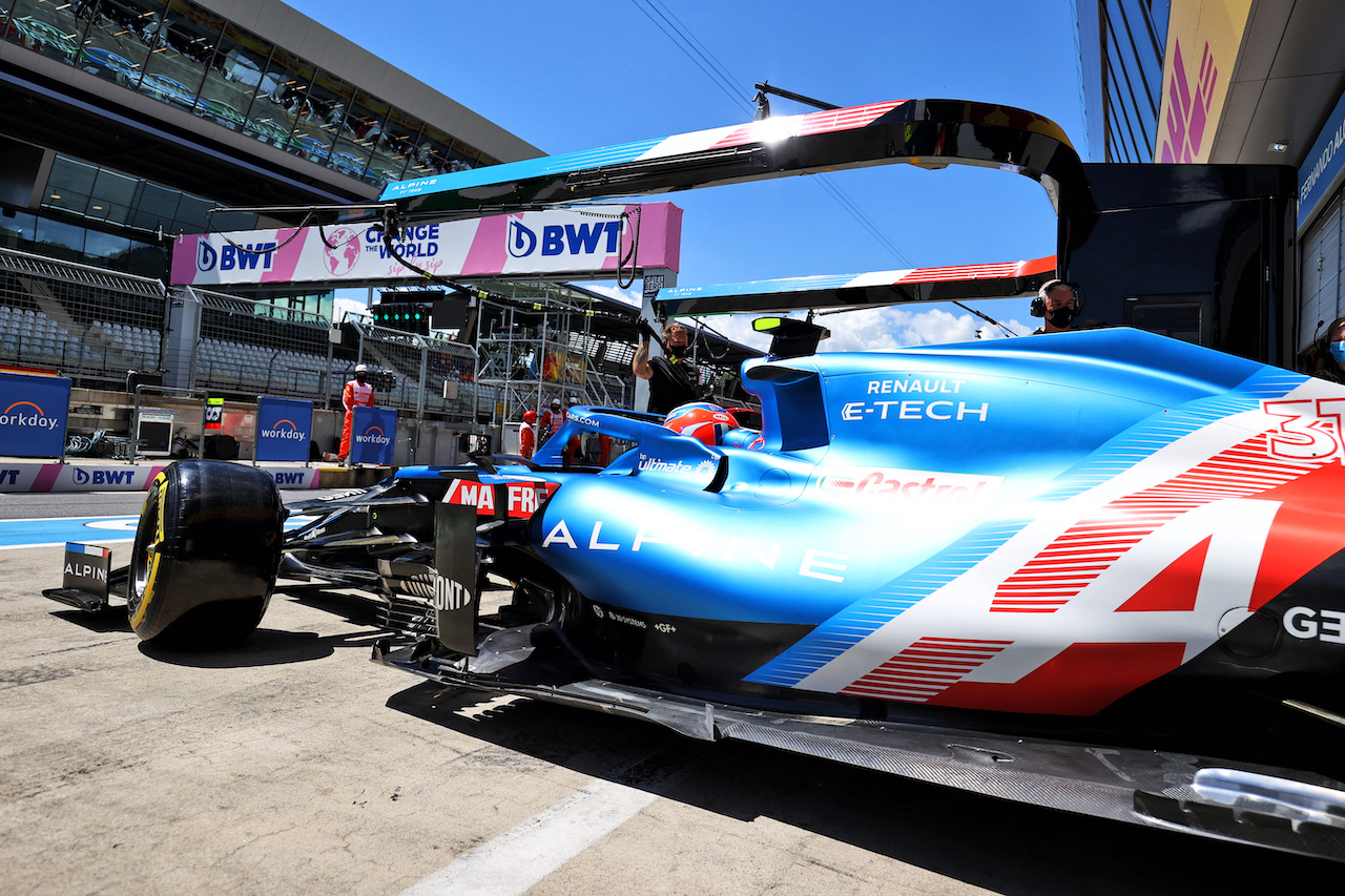GP STIRIA, Esteban Ocon (FRA) Alpine F1 Team A521 leaves the pits.
26.06.2021. Formula 1 World Championship, Rd 8, Steiermark Grand Prix, Spielberg, Austria, Qualifiche Day.
- www.xpbimages.com, EMail: requests@xpbimages.com © Copyright: Moy / XPB Images