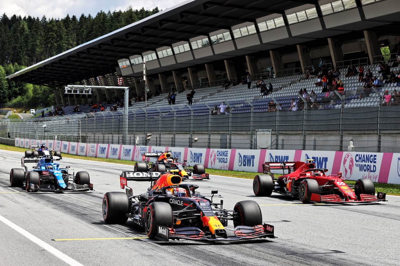 GP STIRIA, Sergio Perez (MEX) Red Bull Racing RB16B - practice partenzas.
26.06.2021. Formula 1 World Championship, Rd 8, Steiermark Grand Prix, Spielberg, Austria, Qualifiche Day.
- www.xpbimages.com, EMail: requests@xpbimages.com © Copyright: Moy / XPB Images