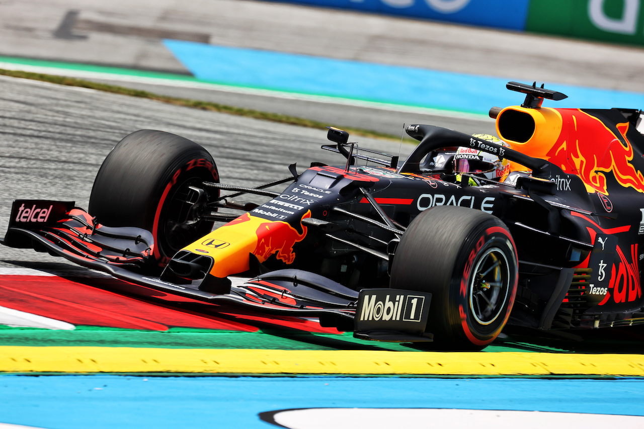 GP STIRIA, Max Verstappen (NLD) Red Bull Racing RB16B.
25.06.2021. Formula 1 World Championship, Rd 8, Steiermark Grand Prix, Spielberg, Austria, Practice Day.
- www.xpbimages.com, EMail: requests@xpbimages.com © Copyright: Batchelor / XPB Images