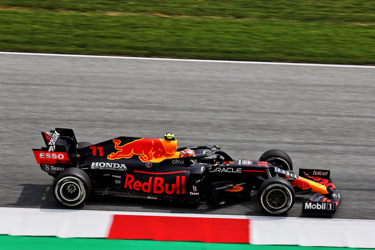 GP STIRIA, Sergio Perez (MEX) Red Bull Racing RB16B.
25.06.2021. Formula 1 World Championship, Rd 8, Steiermark Grand Prix, Spielberg, Austria, Practice Day.
- www.xpbimages.com, EMail: requests@xpbimages.com © Copyright: Batchelor / XPB Images