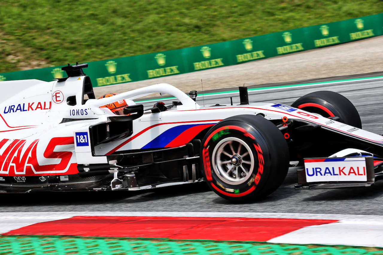 GP STIRIA, Nikita Mazepin (RUS) Haas F1 Team VF-21.
25.06.2021. Formula 1 World Championship, Rd 8, Steiermark Grand Prix, Spielberg, Austria, Practice Day.
- www.xpbimages.com, EMail: requests@xpbimages.com © Copyright: Batchelor / XPB Images