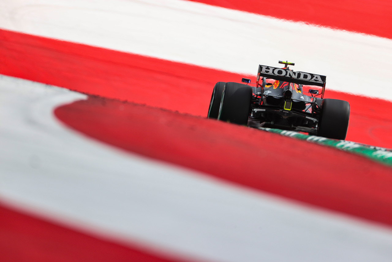 GP STIRIA, Sergio Perez (MEX), Red Bull Racing 
25.06.2021. Formula 1 World Championship, Rd 8, Steiermark Grand Prix, Spielberg, Austria, Practice Day.
- www.xpbimages.com, EMail: requests@xpbimages.com ¬© Copyright: Charniaux / XPB Images