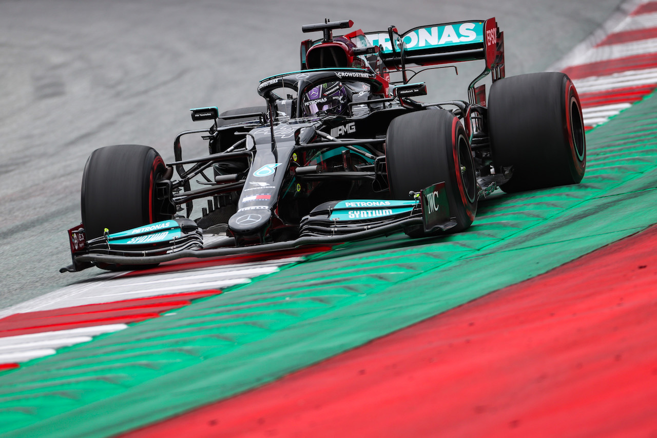 GP STIRIA, Lewis Hamilton (GBR), Mercedes AMG F1  
25.06.2021. Formula 1 World Championship, Rd 8, Steiermark Grand Prix, Spielberg, Austria, Practice Day.
- www.xpbimages.com, EMail: requests@xpbimages.com © Copyright: Charniaux / XPB Images