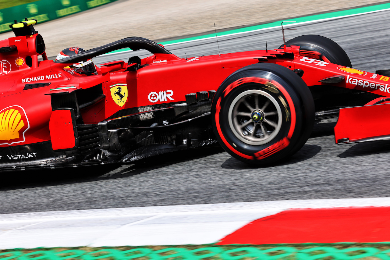 GP STIRIA, Carlos Sainz Jr (ESP) Ferrari SF-21.
25.06.2021. Formula 1 World Championship, Rd 8, Steiermark Grand Prix, Spielberg, Austria, Practice Day.
- www.xpbimages.com, EMail: requests@xpbimages.com © Copyright: Batchelor / XPB Images