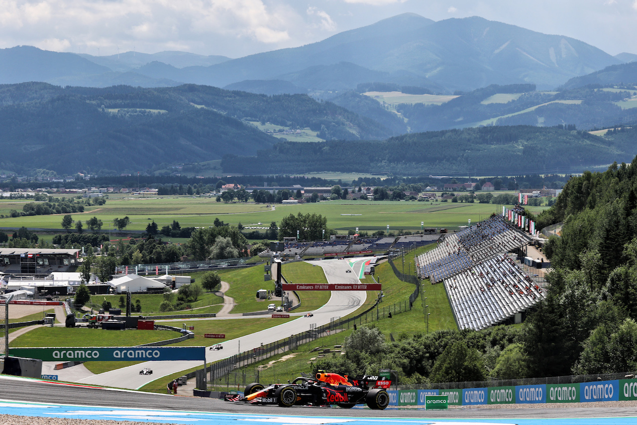 GP STIRIA, Sergio Perez (MEX) Red Bull Racing RB16B.
25.06.2021. Formula 1 World Championship, Rd 8, Steiermark Grand Prix, Spielberg, Austria, Practice Day.
- www.xpbimages.com, EMail: requests@xpbimages.com © Copyright: Batchelor / XPB Images