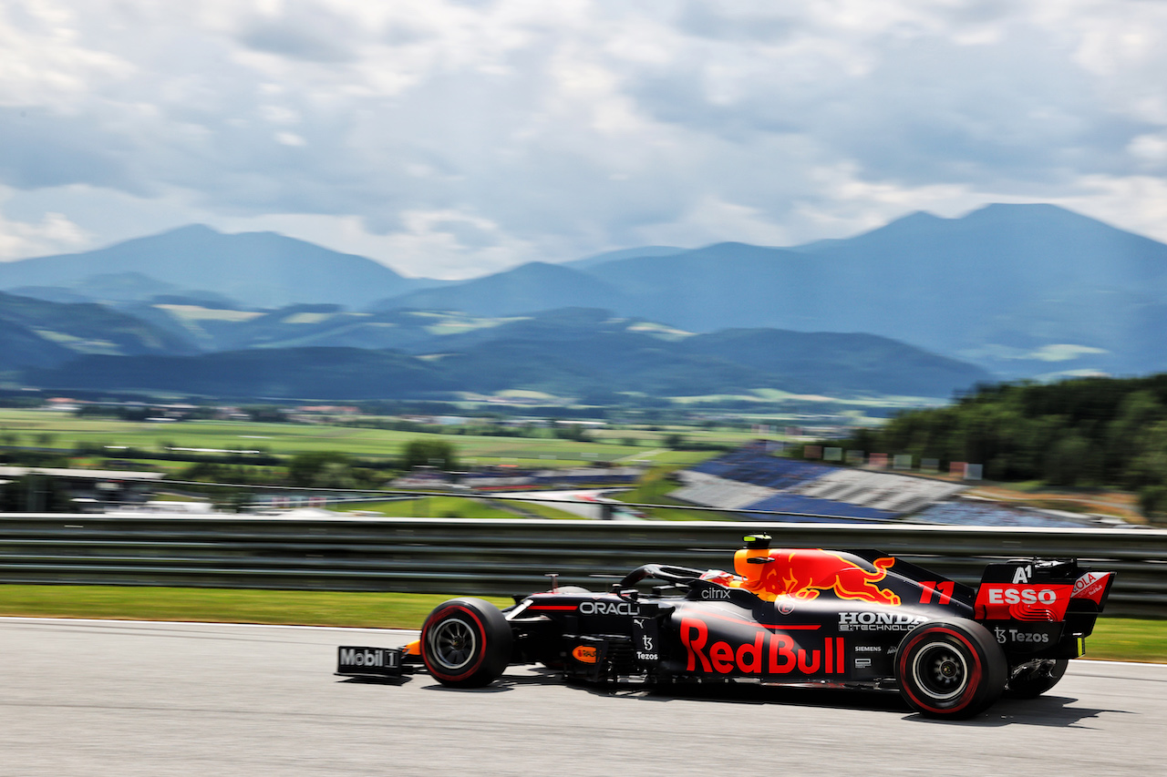 GP STIRIA, Sergio Perez (MEX) Red Bull Racing RB16B.
25.06.2021. Formula 1 World Championship, Rd 8, Steiermark Grand Prix, Spielberg, Austria, Practice Day.
- www.xpbimages.com, EMail: requests@xpbimages.com © Copyright: Batchelor / XPB Images