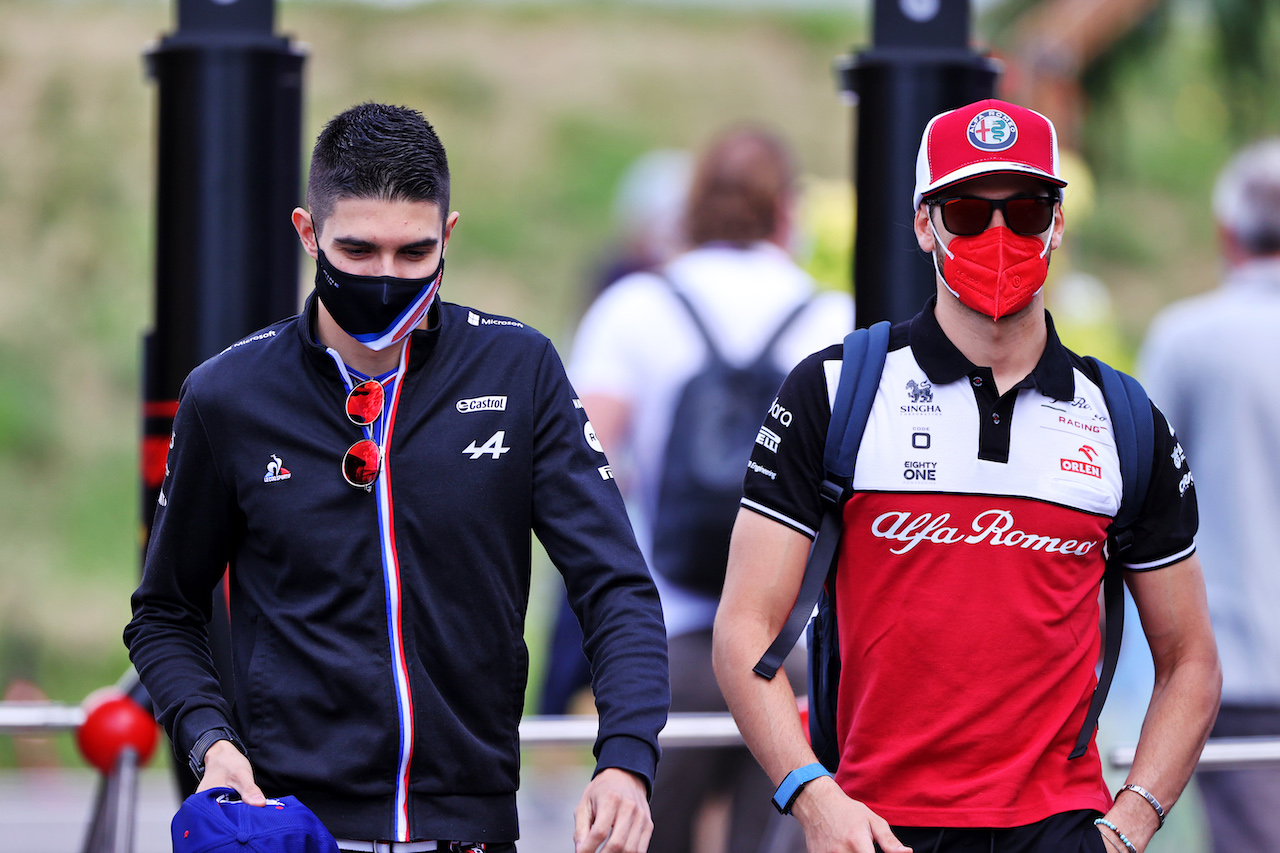 GP STIRIA, (L to R): Esteban Ocon (FRA) Alpine F1 Team e Antonio Giovinazzi (ITA) Alfa Romeo Racing.
25.06.2021. Formula 1 World Championship, Rd 8, Steiermark Grand Prix, Spielberg, Austria, Practice Day.
- www.xpbimages.com, EMail: requests@xpbimages.com © Copyright: Moy / XPB Images
