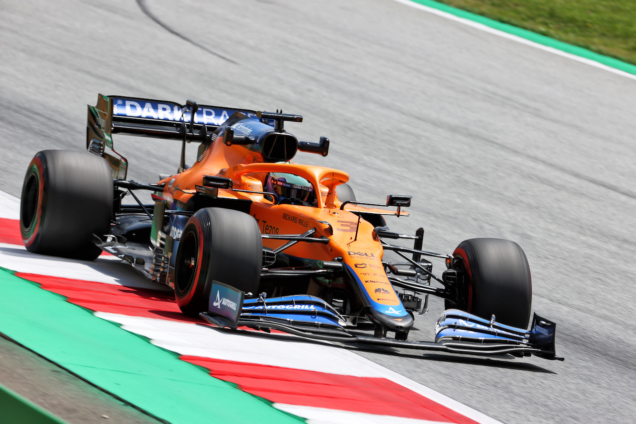 GP STIRIA, Daniel Ricciardo (AUS) McLaren MCL35M.
25.06.2021. Formula 1 World Championship, Rd 8, Steiermark Grand Prix, Spielberg, Austria, Practice Day.
- www.xpbimages.com, EMail: requests@xpbimages.com © Copyright: Charniaux / XPB Images