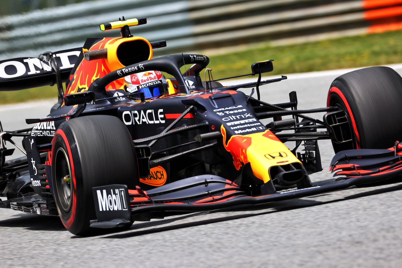 GP STIRIA, Sergio Perez (MEX) Red Bull Racing RB16B.
25.06.2021. Formula 1 World Championship, Rd 8, Steiermark Grand Prix, Spielberg, Austria, Practice Day.
- www.xpbimages.com, EMail: requests@xpbimages.com © Copyright: Charniaux / XPB Images