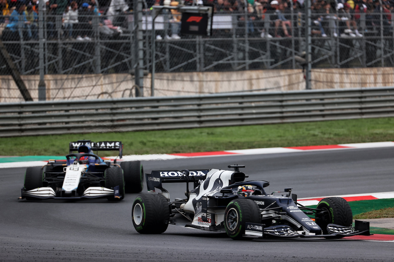 GP TURCHIA, Yuki Tsunoda (JPN) AlphaTauri AT02.
10.10.2021. Formula 1 World Championship, Rd 16, Turkish Grand Prix, Istanbul, Turkey, Gara Day.
- www.xpbimages.com, EMail: requests@xpbimages.com © Copyright: Batchelor / XPB Images