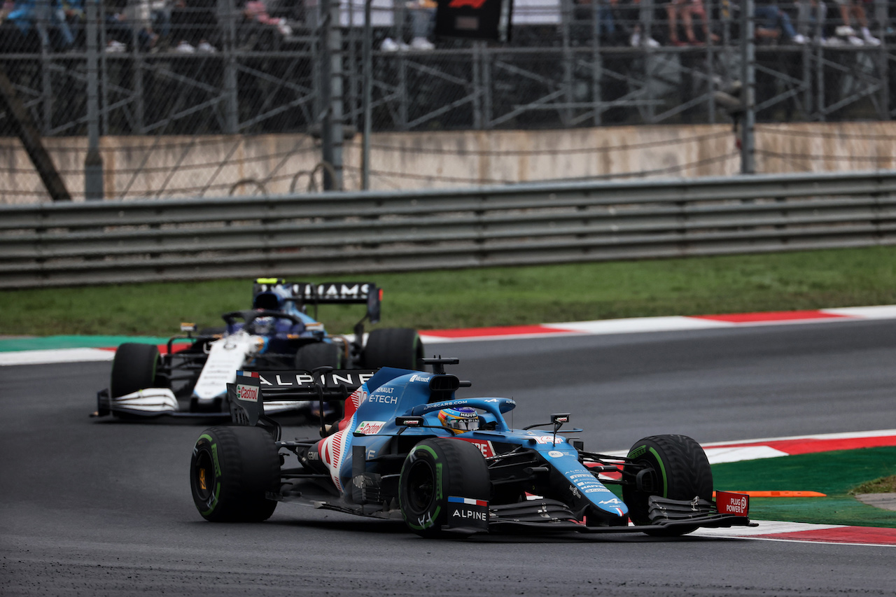 GP TURCHIA, Fernando Alonso (ESP) Alpine F1 Team A521.
10.10.2021. Formula 1 World Championship, Rd 16, Turkish Grand Prix, Istanbul, Turkey, Gara Day.
- www.xpbimages.com, EMail: requests@xpbimages.com © Copyright: Batchelor / XPB Images