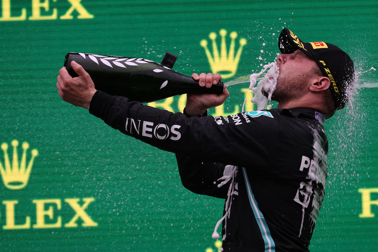 GP TURCHIA, 1st place Valtteri Bottas (FIN) Mercedes AMG F1.
10.10.2021. Formula 1 World Championship, Rd 16, Turkish Grand Prix, Istanbul, Turkey, Gara Day.
- www.xpbimages.com, EMail: requests@xpbimages.com © Copyright: Batchelor / XPB Images