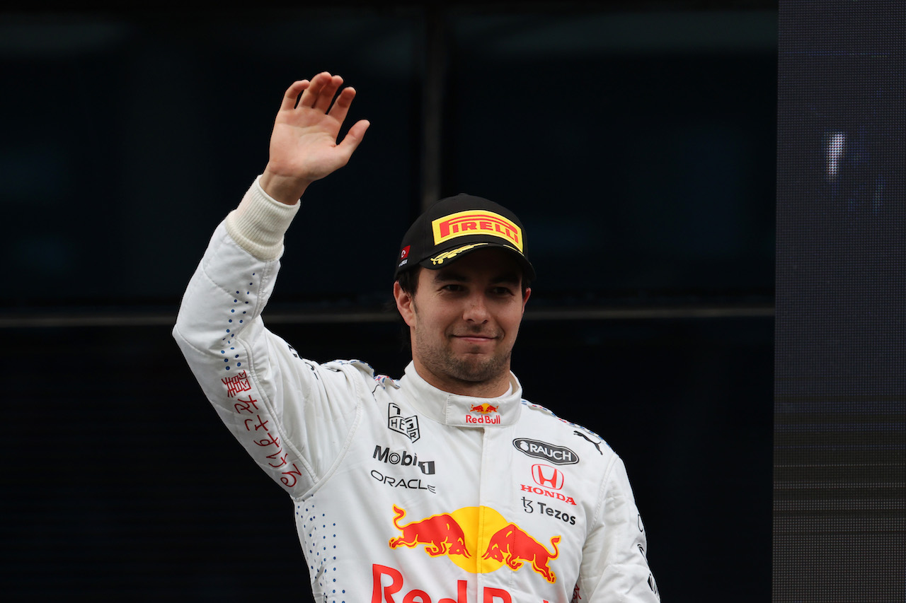 GP TURCHIA, 3rd place Sergio Perez (MEX) Red Bull Racing.
10.10.2021. Formula 1 World Championship, Rd 16, Turkish Grand Prix, Istanbul, Turkey, Gara Day.
- www.xpbimages.com, EMail: requests@xpbimages.com © Copyright: Batchelor / XPB Images