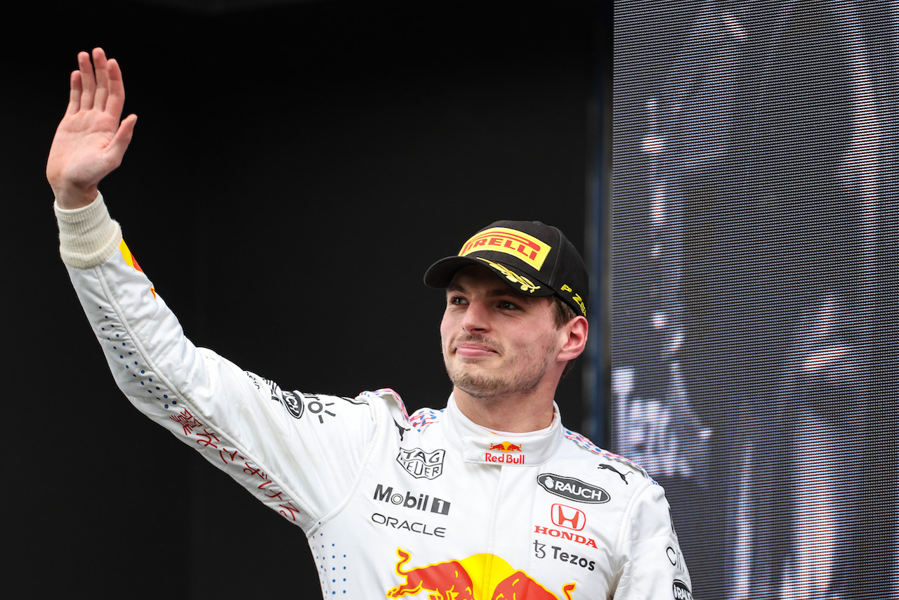 GP TURCHIA, Max Verstappen (NLD) Red Bull Racing celebrates his second position on the podium.
10.10.2021. Formula 1 World Championship, Rd 16, Turkish Grand Prix, Istanbul, Turkey, Gara Day.
- www.xpbimages.com, EMail: requests@xpbimages.com © Copyright: Charniaux / XPB Images