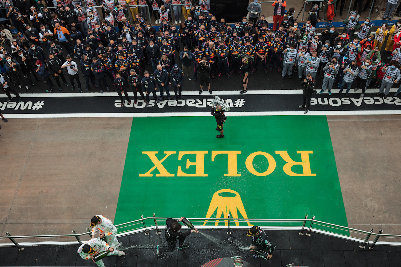 GP TURCHIA, The podium: Max Verstappen (NLD) Red Bull Racing, second; Valtteri Bottas (FIN) Mercedes AMG F1, vincitore; Sergio Perez (MEX) Red Bull Racing, third.
10.10.2021. Formula 1 World Championship, Rd 16, Turkish Grand Prix, Istanbul, Turkey, Gara Day.
- www.xpbimages.com, EMail: requests@xpbimages.com © Copyright: Bearne / XPB Images