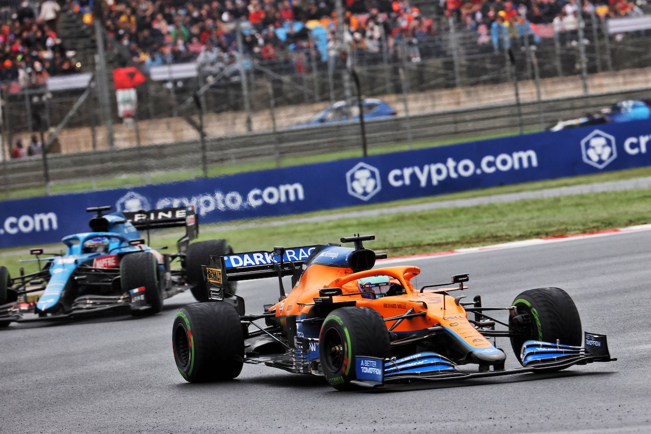 GP TURCHIA, Daniel Ricciardo (AUS) McLaren MCL35M.
10.10.2021. Formula 1 World Championship, Rd 16, Turkish Grand Prix, Istanbul, Turkey, Gara Day.
- www.xpbimages.com, EMail: requests@xpbimages.com © Copyright: Batchelor / XPB Images