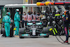 GP TURCHIA, Lewis Hamilton (GBR) Mercedes AMG F1 W12 makes a pit stop.
10.10.2021. Formula 1 World Championship, Rd 16, Turkish Grand Prix, Istanbul, Turkey, Gara Day.
- www.xpbimages.com, EMail: requests@xpbimages.com © Copyright: Charniaux / XPB Images