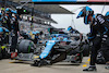 GP TURCHIA, Fernando Alonso (ESP) Alpine F1 Team A521 makes a pit stop.
10.10.2021. Formula 1 World Championship, Rd 16, Turkish Grand Prix, Istanbul, Turkey, Gara Day.
- www.xpbimages.com, EMail: requests@xpbimages.com © Copyright: Charniaux / XPB Images