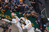 GP TURCHIA, Sergio Perez (MEX) Red Bull Racing e Max Verstappen (NLD) Red Bull Racing celebrate second e third place with the team in parc ferme.
10.10.2021. Formula 1 World Championship, Rd 16, Turkish Grand Prix, Istanbul, Turkey, Gara Day.
- www.xpbimages.com, EMail: requests@xpbimages.com © Copyright: Bearne / XPB Images