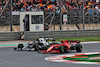GP TURCHIA, Carlos Sainz Jr (ESP) Ferrari SF-21 e Yuki Tsunoda (JPN) AlphaTauri AT02 battle for position.
10.10.2021. Formula 1 World Championship, Rd 16, Turkish Grand Prix, Istanbul, Turkey, Gara Day.
- www.xpbimages.com, EMail: requests@xpbimages.com © Copyright: Batchelor / XPB Images