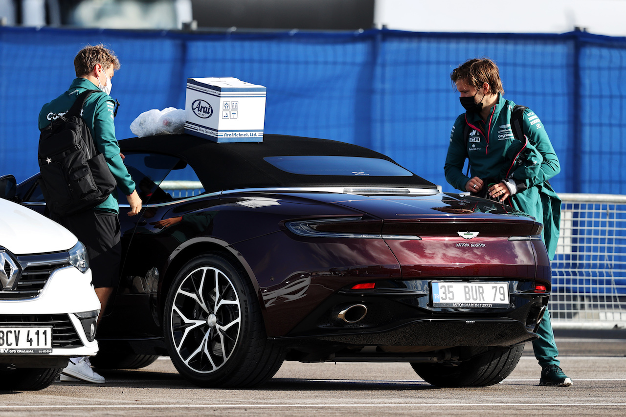 GP TURCHIA, Sebastian Vettel (GER) Aston Martin F1 Team.
07.10.2021. Formula 1 World Championship, Rd 16, Turkish Grand Prix, Istanbul, Turkey, Preparation Day.
- www.xpbimages.com, EMail: requests@xpbimages.com © Copyright: Moy / XPB Images