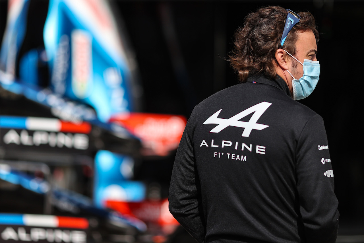 GP TURCHIA, Fernando Alonso (ESP) Alpine F1 Team.
07.10.2021. Formula 1 World Championship, Rd 16, Turkish Grand Prix, Istanbul, Turkey, Preparation Day.
- www.xpbimages.com, EMail: requests@xpbimages.com © Copyright: Charniaux / XPB Images