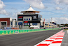 GP TURCHIA, Circuit Atmosfera - partenza / finish straight.
07.10.2021. Formula 1 World Championship, Rd 16, Turkish Grand Prix, Istanbul, Turkey, Preparation Day.
- www.xpbimages.com, EMail: requests@xpbimages.com © Copyright: Moy / XPB Images