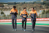 GP TURCHIA, Lando Norris (GBR) McLaren walks the circuit with the team.
07.10.2021. Formula 1 World Championship, Rd 16, Turkish Grand Prix, Istanbul, Turkey, Preparation Day.
- www.xpbimages.com, EMail: requests@xpbimages.com © Copyright: Bearne / XPB Images