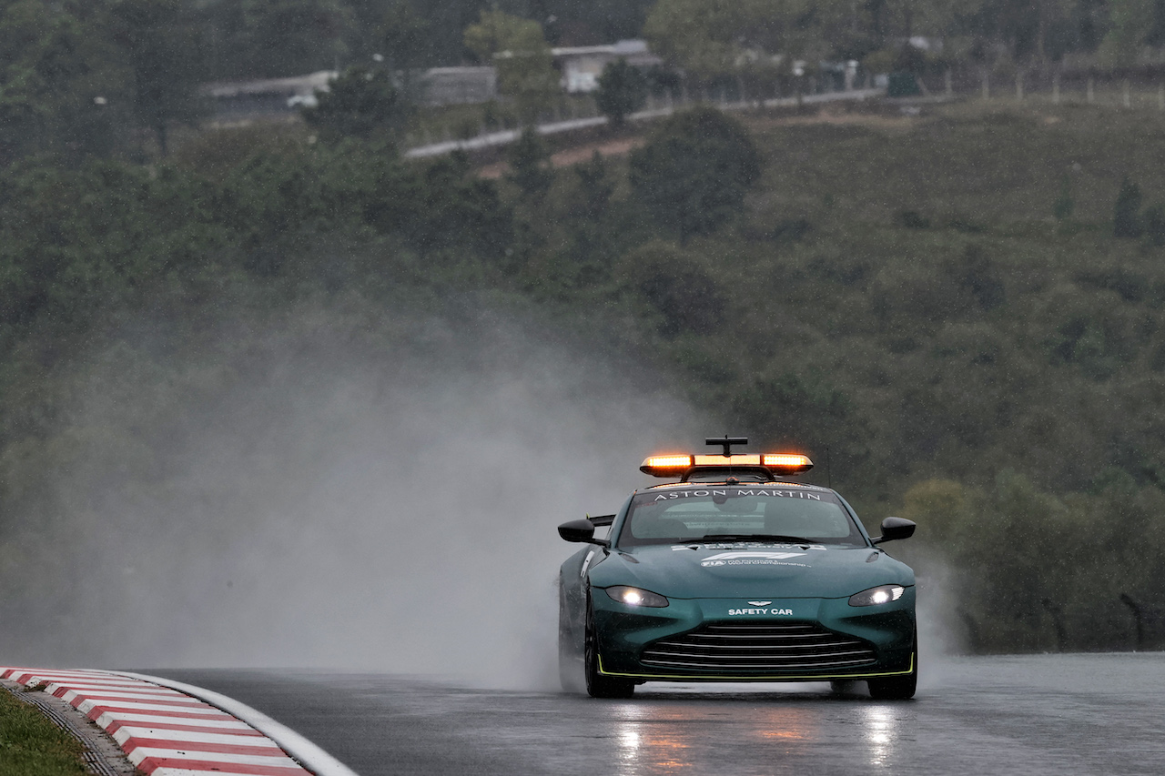 GP TURCHIA, Aston Martin FIA Safety Car.
09.10.2021. Formula 1 World Championship, Rd 16, Turkish Grand Prix, Istanbul, Turkey, Qualifiche Day.
- www.xpbimages.com, EMail: requests@xpbimages.com © Copyright: Moy / XPB Images